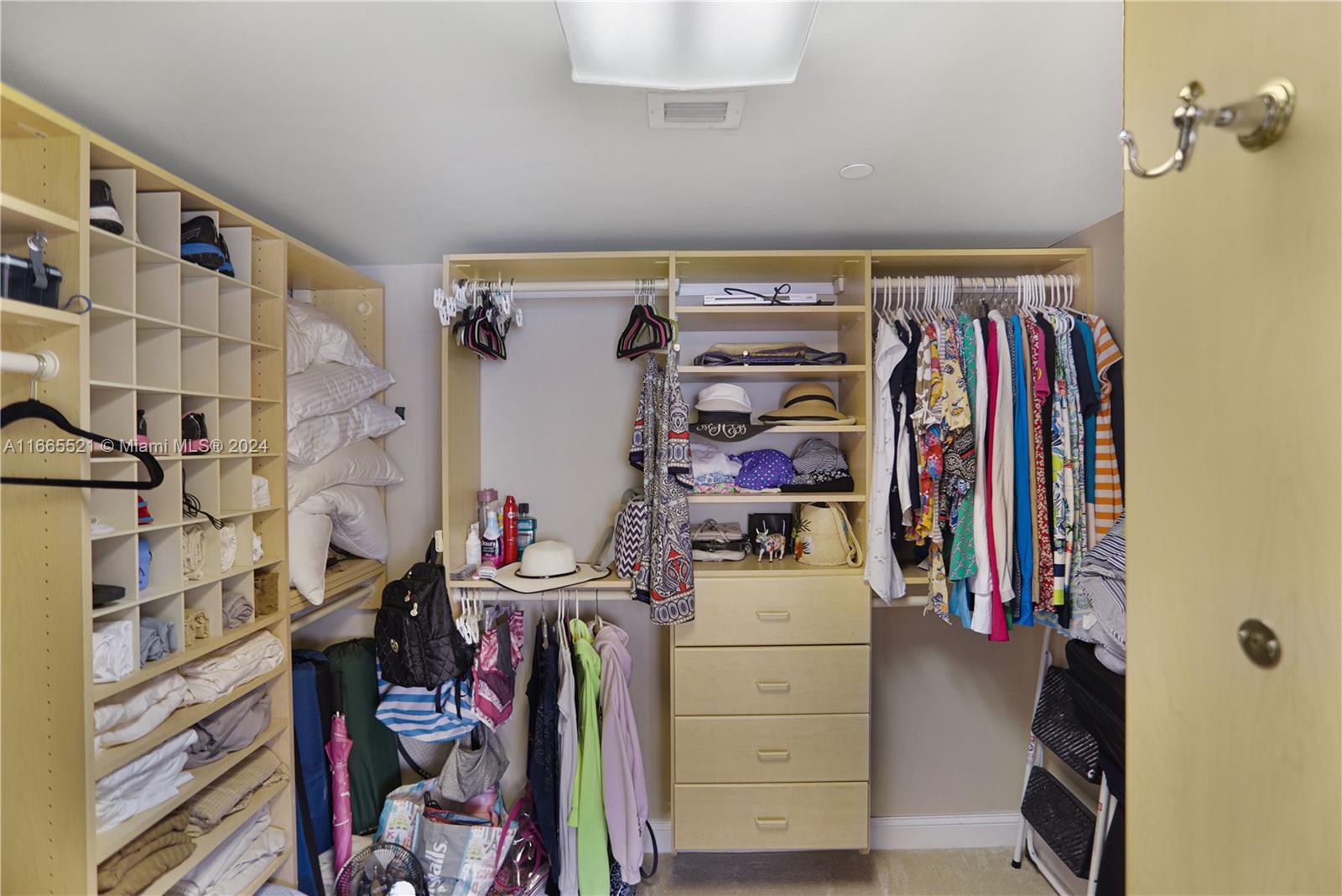 THE PINNACLE CONDO - Residential