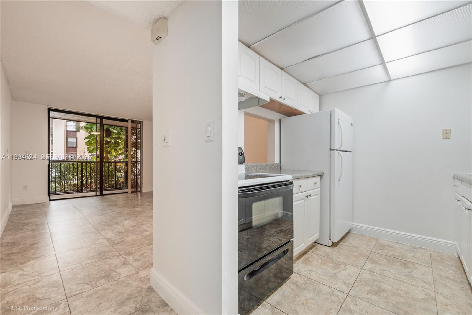 PROMENADE AT KENDALE LAKE - Residential Lease