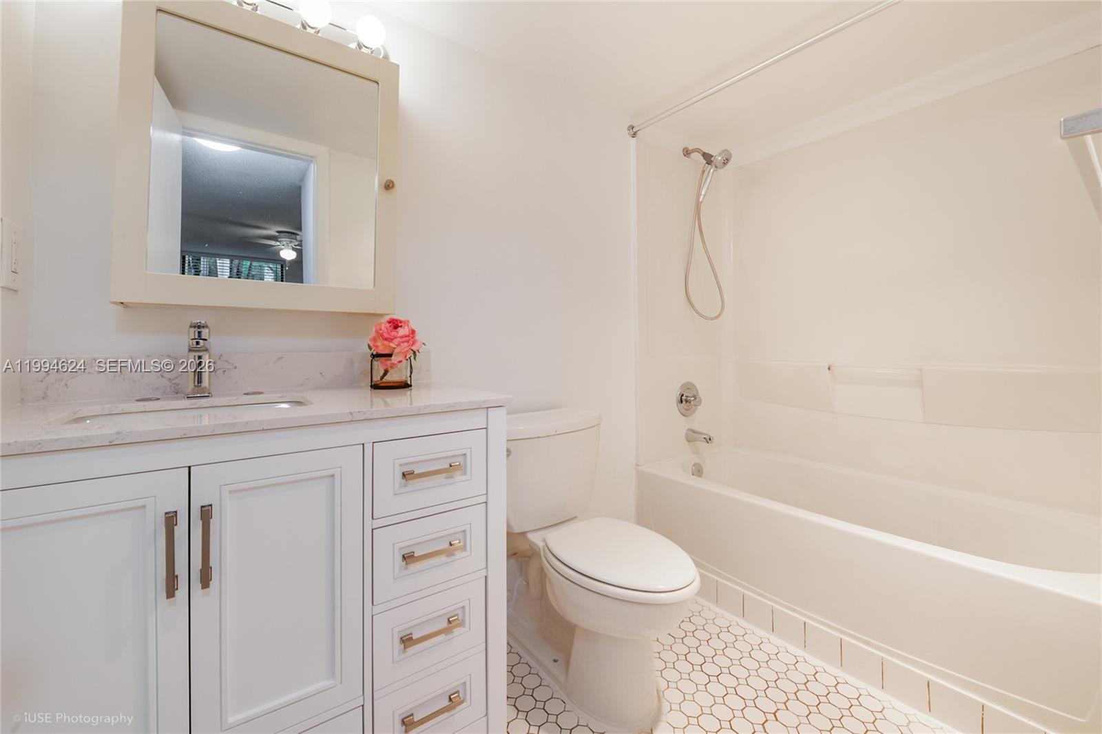 PROMENADE AT KENDALE LAKE - Residential Lease