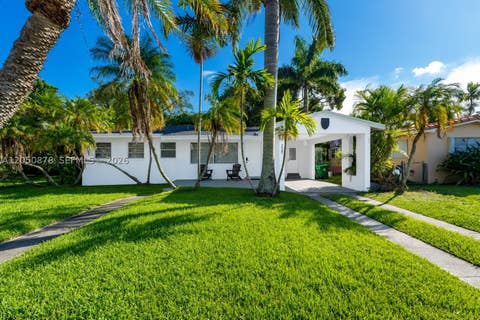Photo of 230 NE 2nd Pl, Dania Beach, FL 33004 (MLS # A12050878)