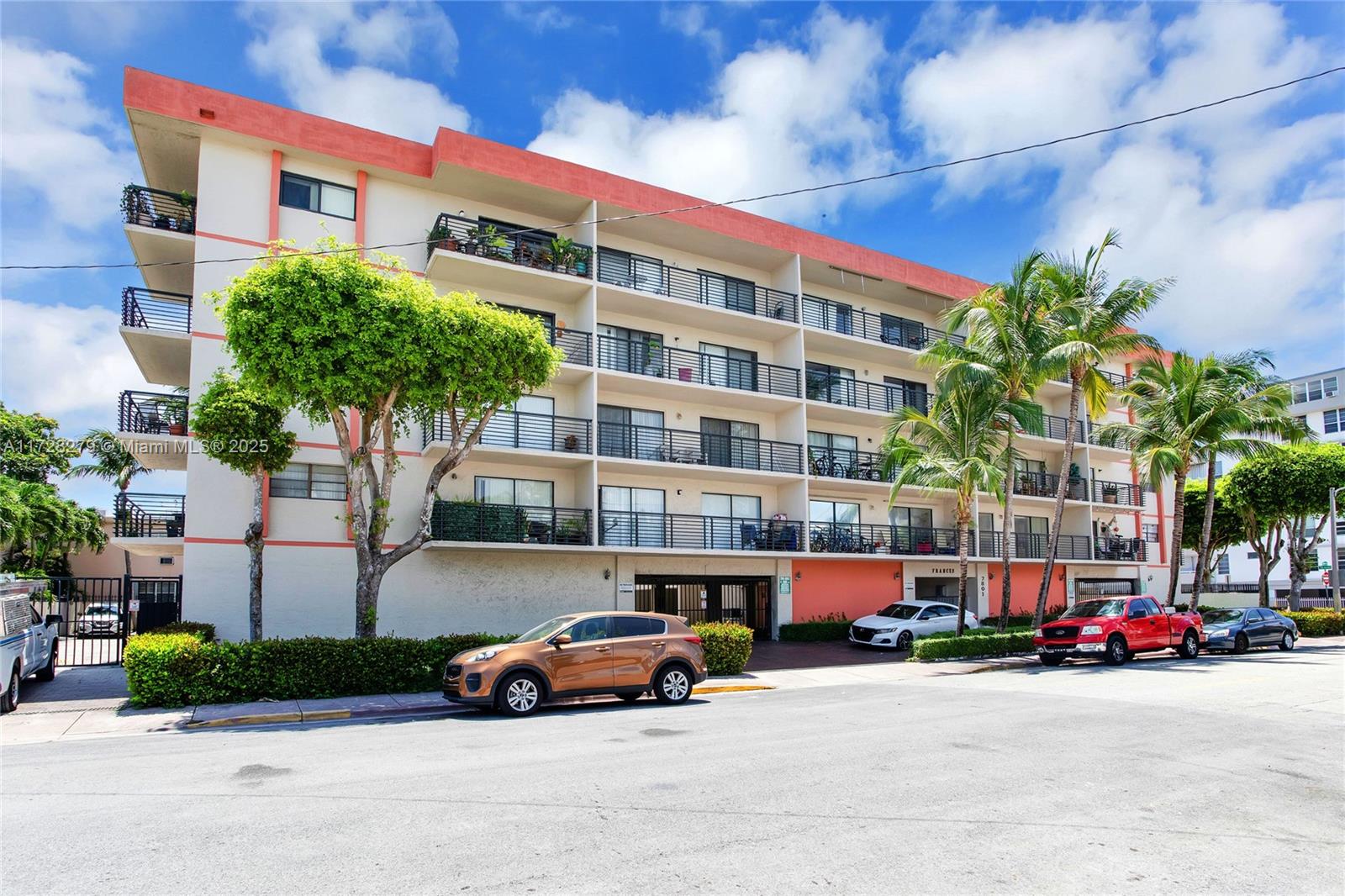 FRANCES CONDO APTS - Residential