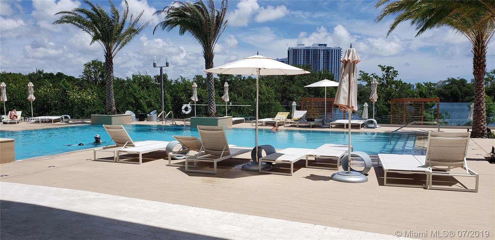 1 Bed 2 Full baths in the newest building in the area!! Come to enjoy a breathtaking view of Oleta Park, Intercostal, the Ocean and the Skyline of Sunny Isles, Close to everything: Beaches, Aventura, Universities, Haighways, Miami Beach!!! The Condominium is a FULL SERVICE building: Swimmig pool, Gym, Spa.
The unit is Brand New and waiting for you!!!