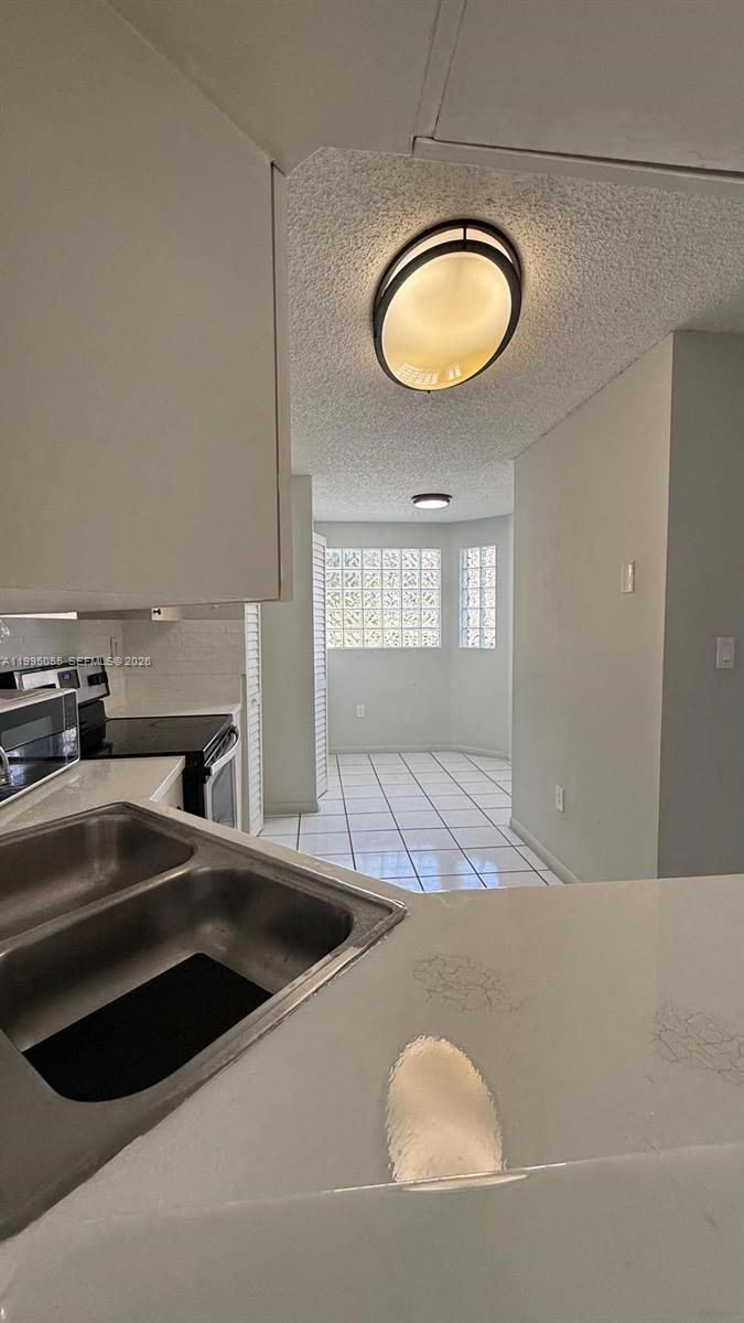 10026 Hammocks Blvd 206-6