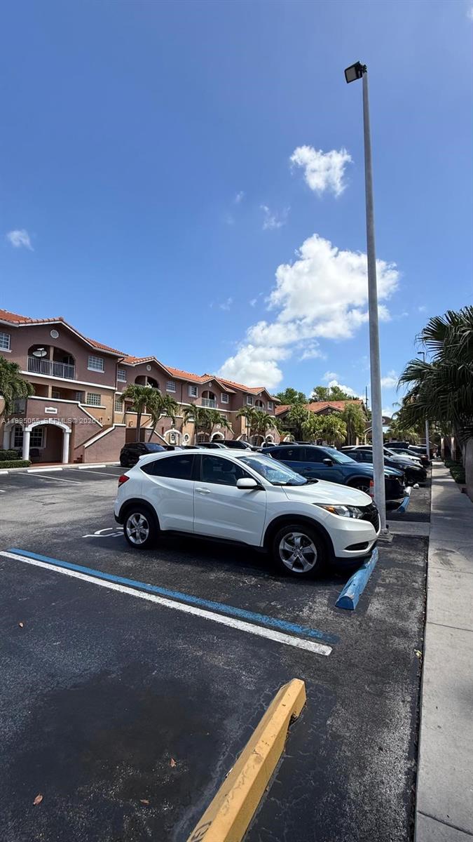 10026 Hammocks Blvd 206-6