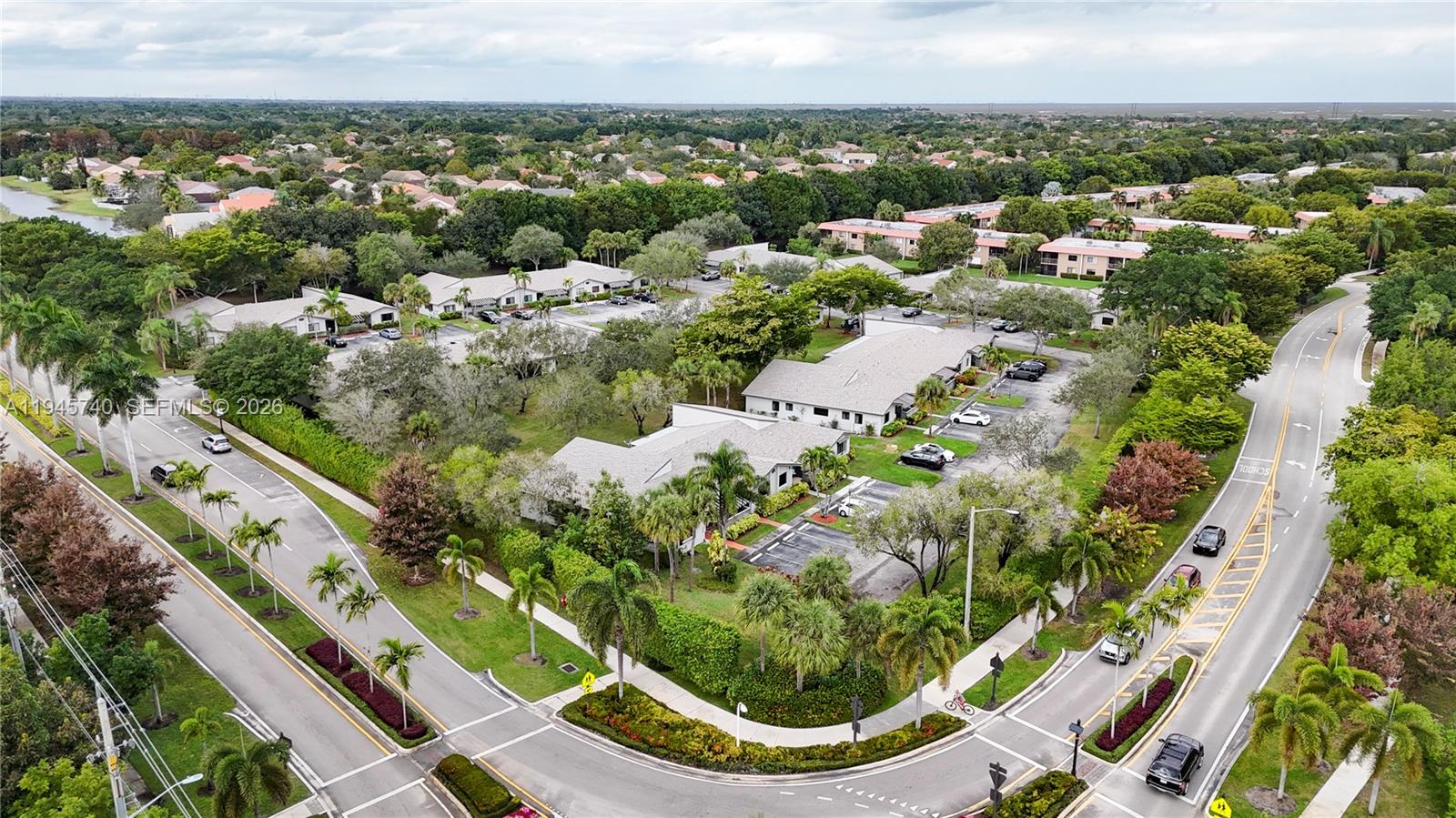 VILLAS OF BONAVENTURE AT - Residential