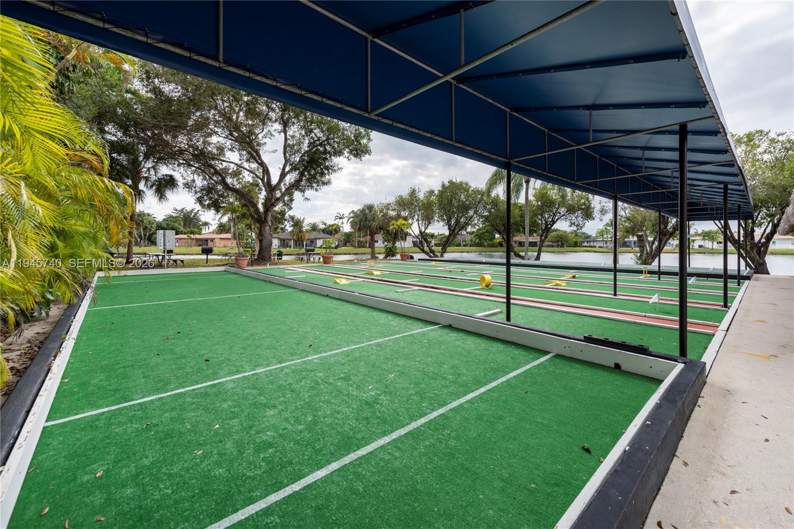 VILLAS OF BONAVENTURE AT - Residential