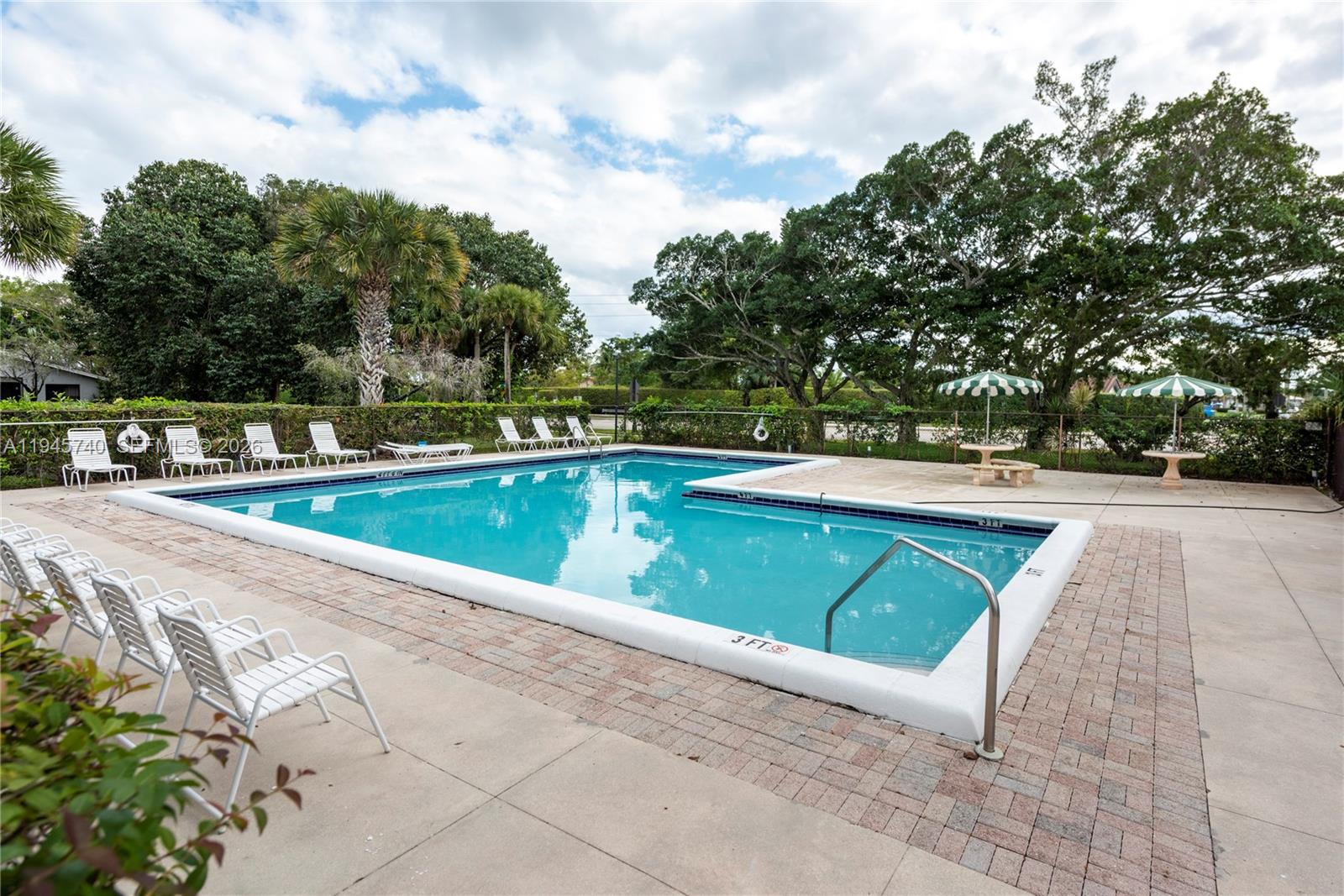 VILLAS OF BONAVENTURE AT - Residential