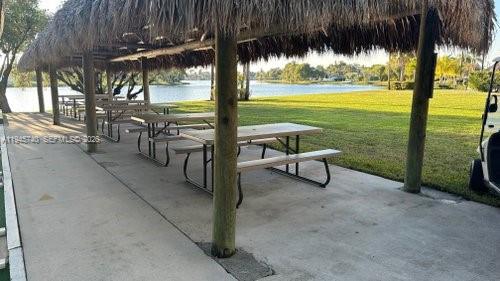 VILLAS OF BONAVENTURE AT - Residential