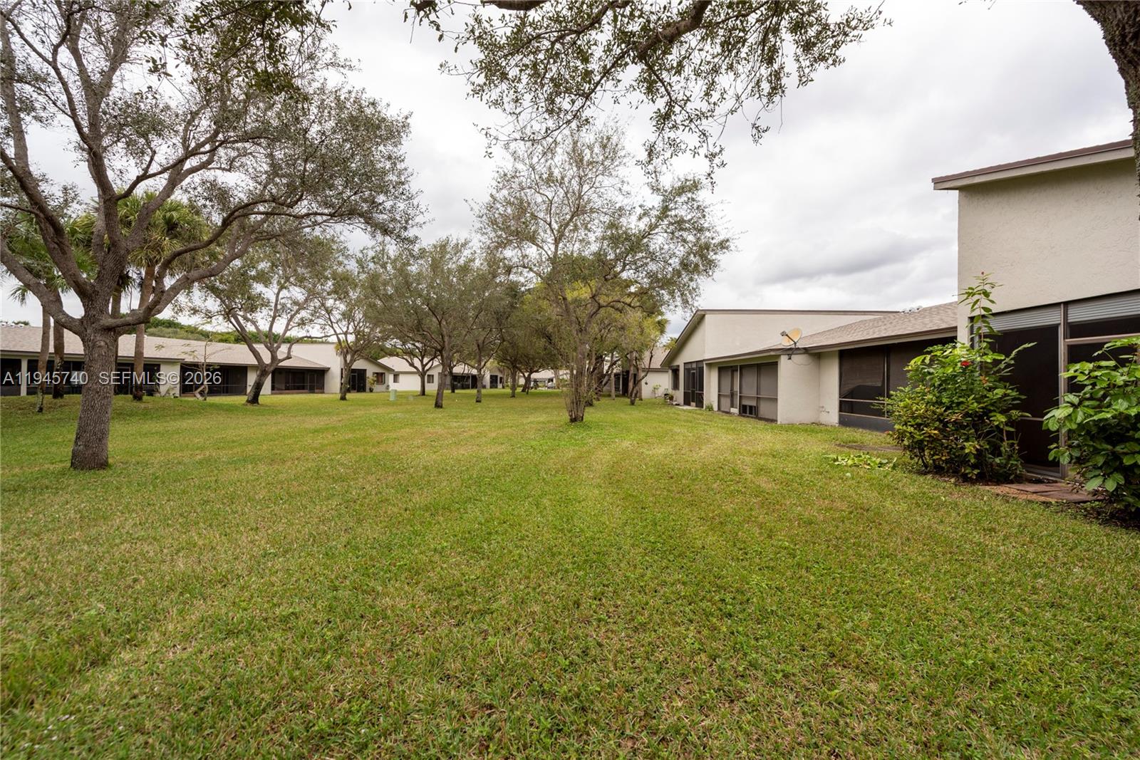 VILLAS OF BONAVENTURE AT - Residential