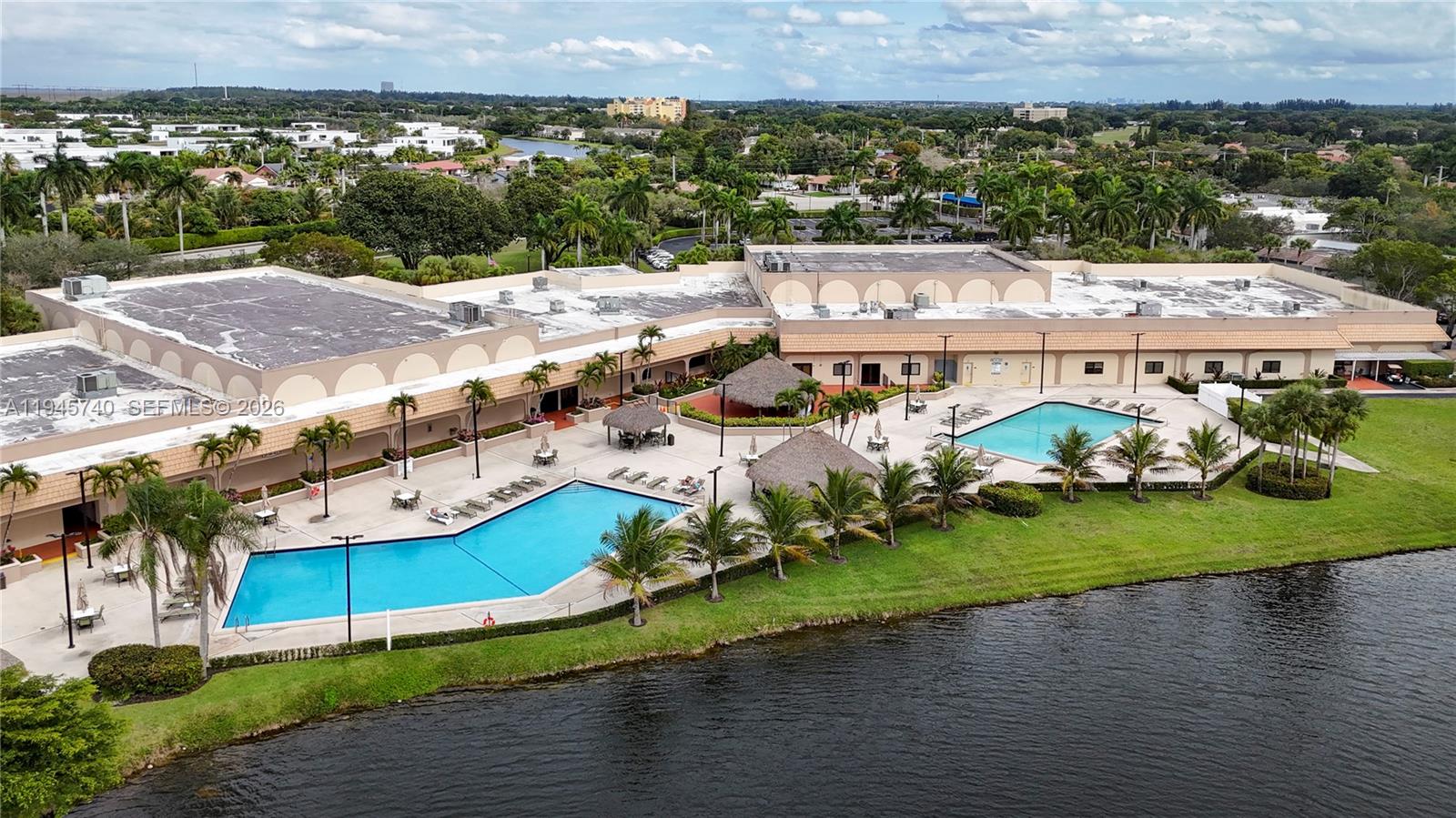 VILLAS OF BONAVENTURE AT - Residential