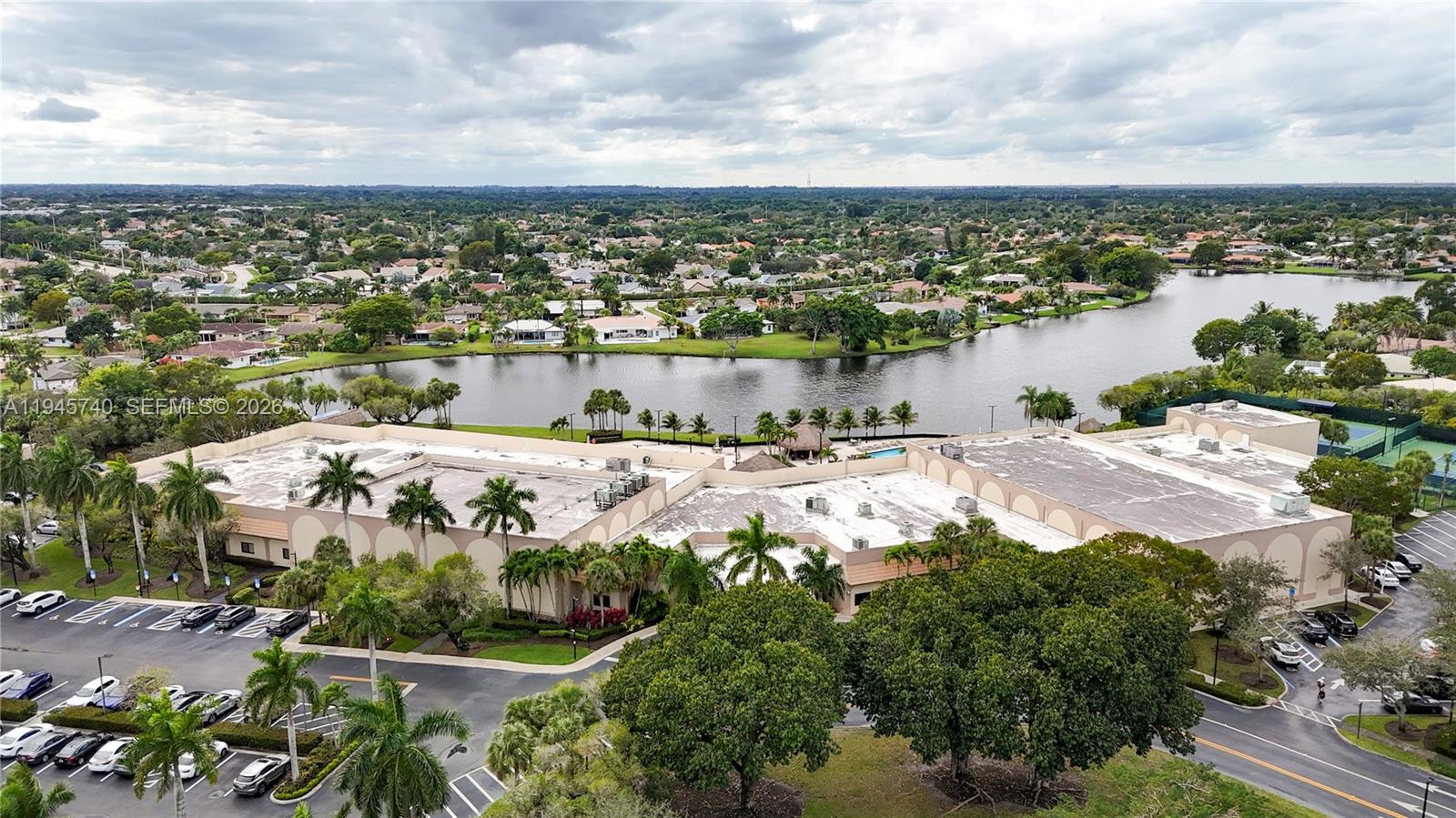 VILLAS OF BONAVENTURE AT - Residential