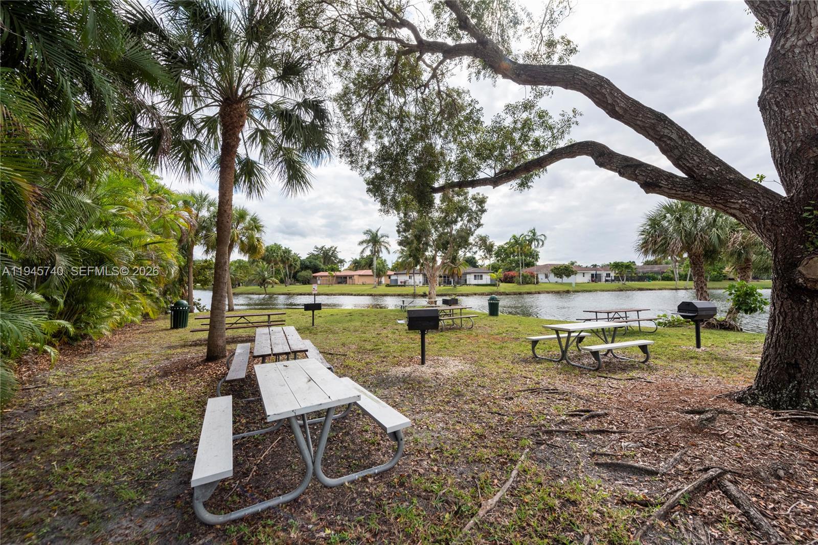 VILLAS OF BONAVENTURE AT - Residential