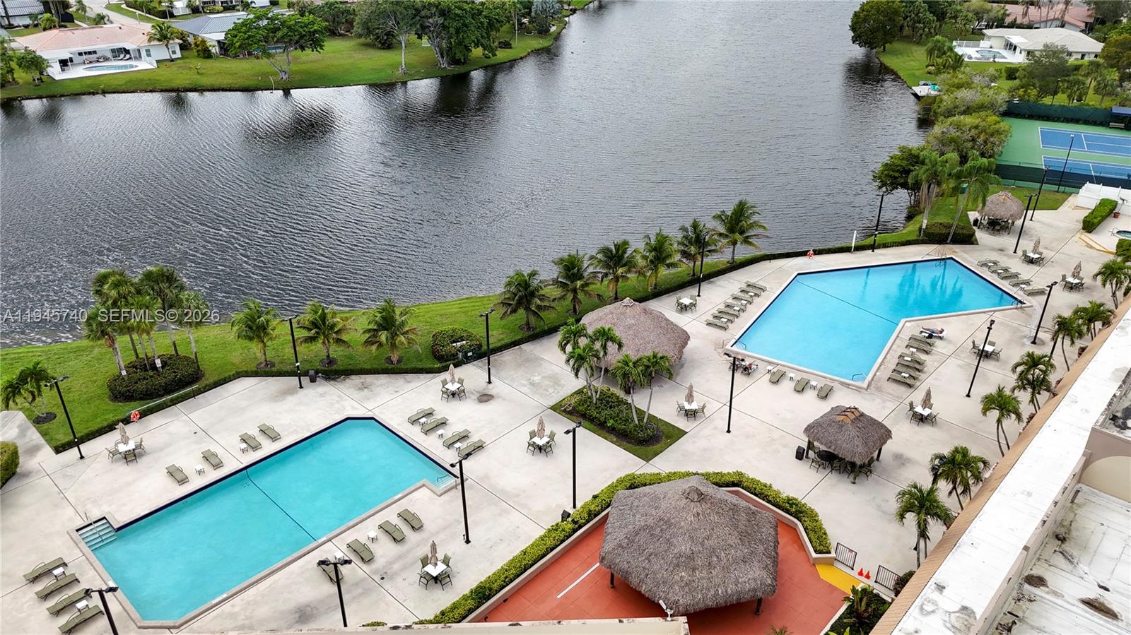 VILLAS OF BONAVENTURE AT - Residential