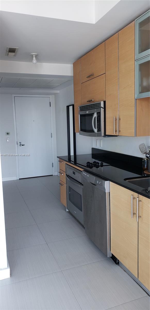 INFINITY AT BRICKELL COND - Residential Lease