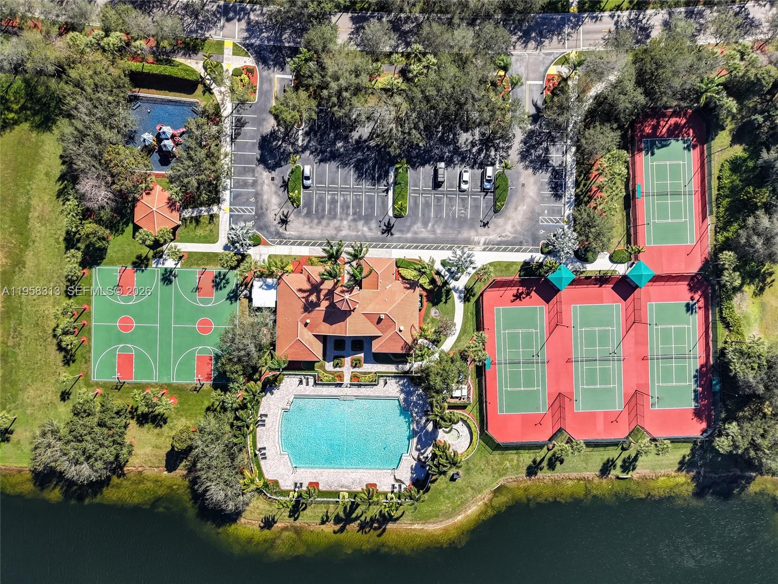 SILVER FALLS - Residential