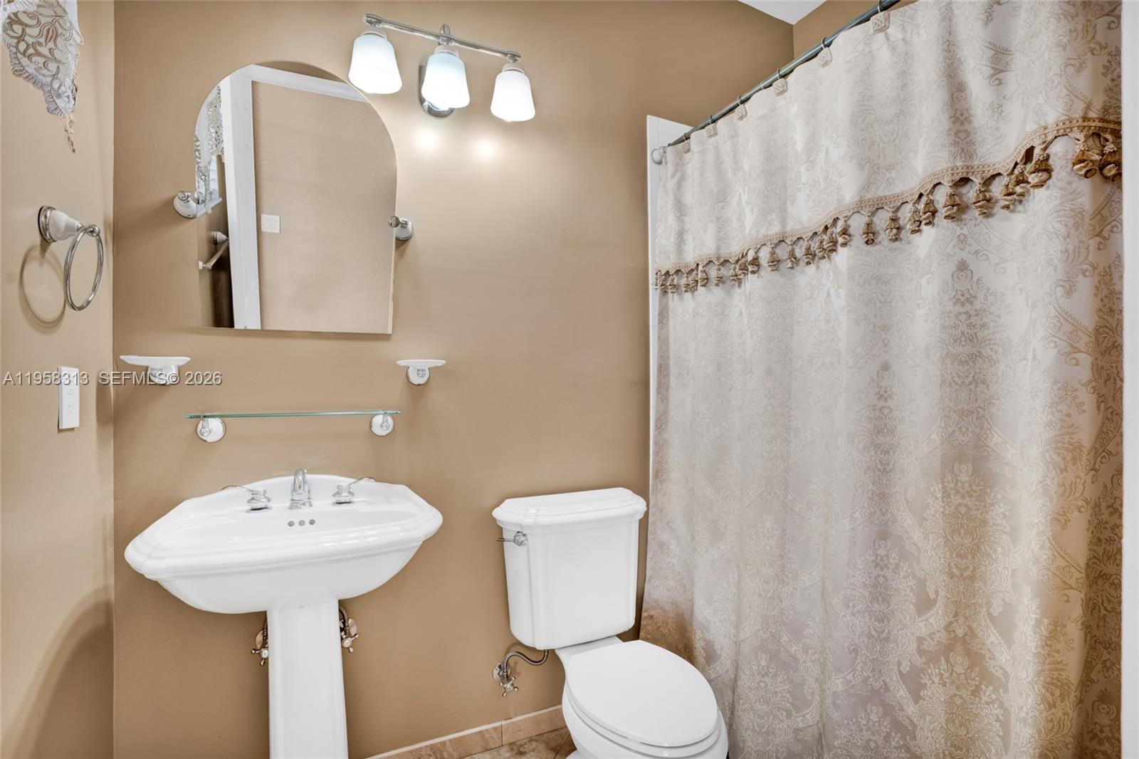 SILVER FALLS - Residential