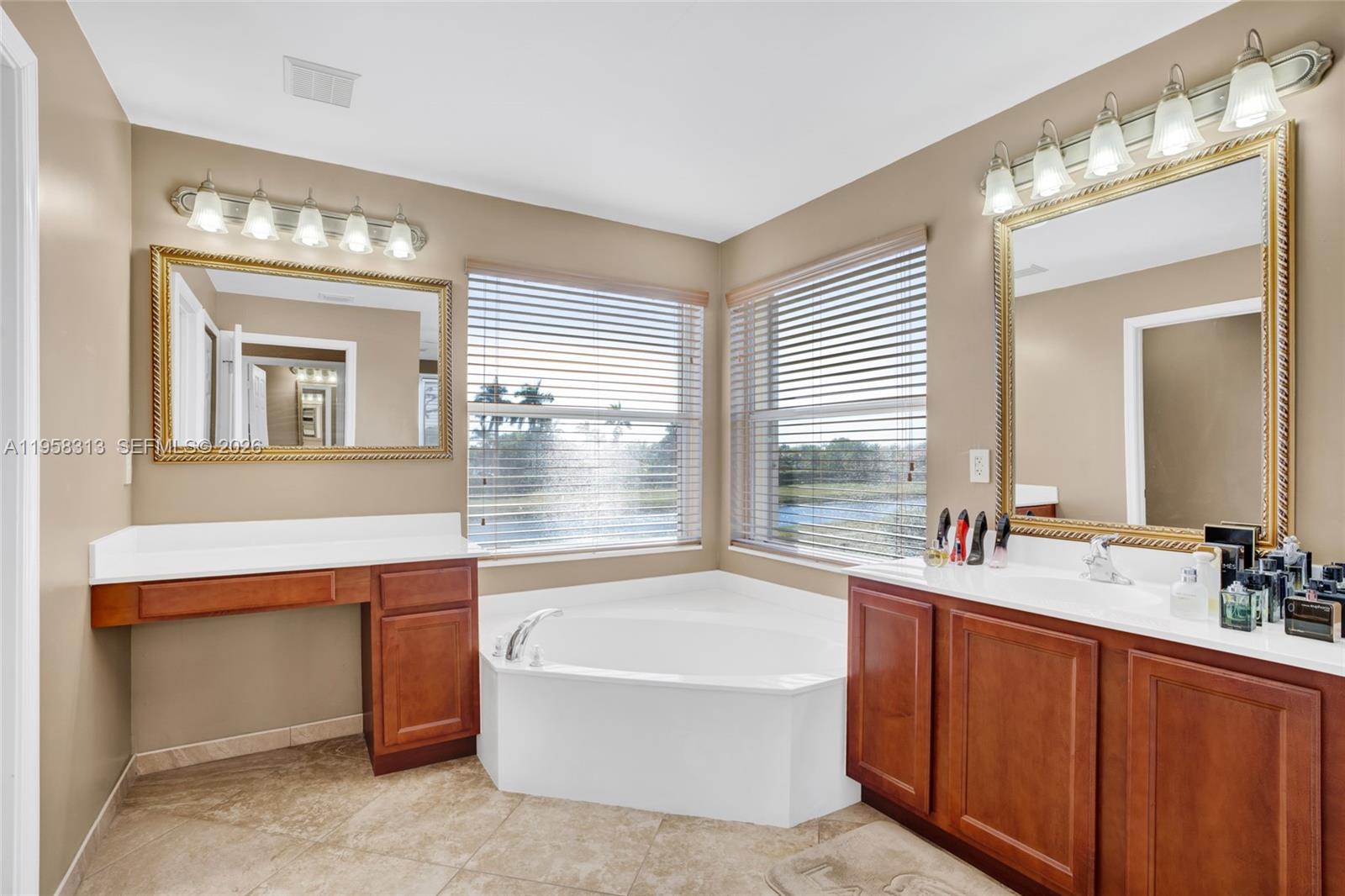 SILVER FALLS - Residential