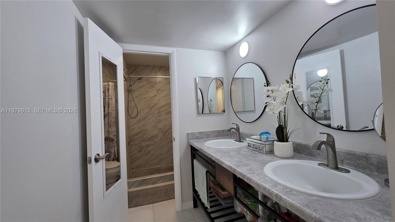 GARDEN LAKES OF INVERRARY - Residential