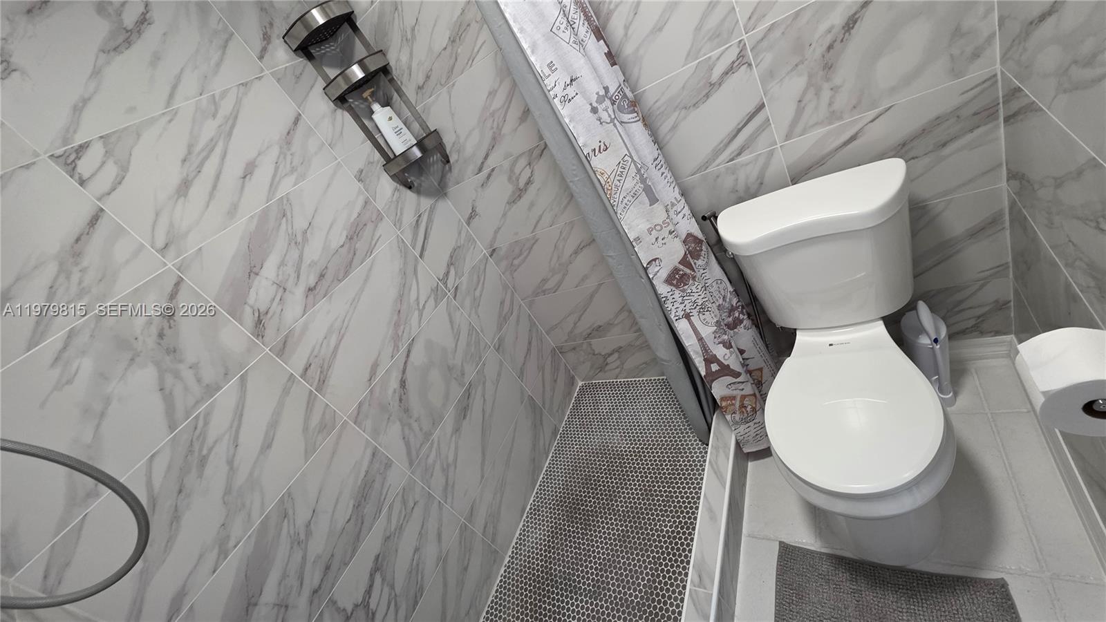 GARDEN LAKES OF INVERRARY - Residential