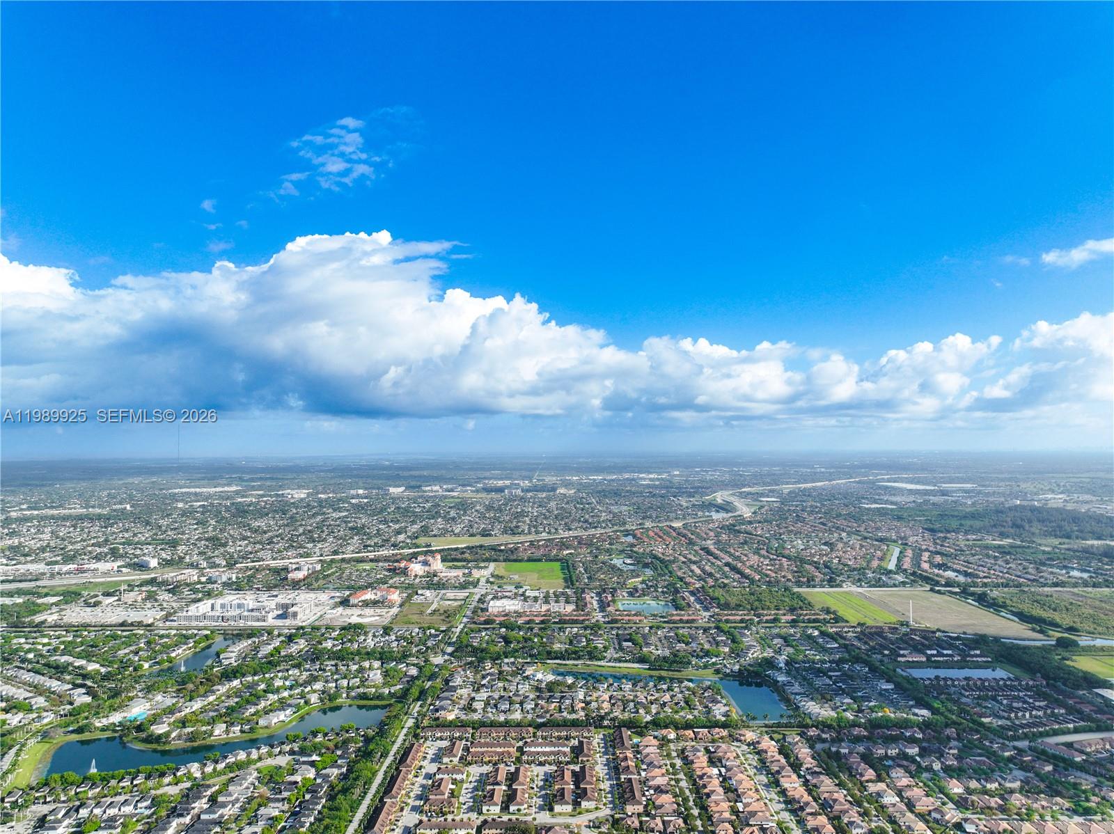 BAYWINDS OF FLORES - Residential