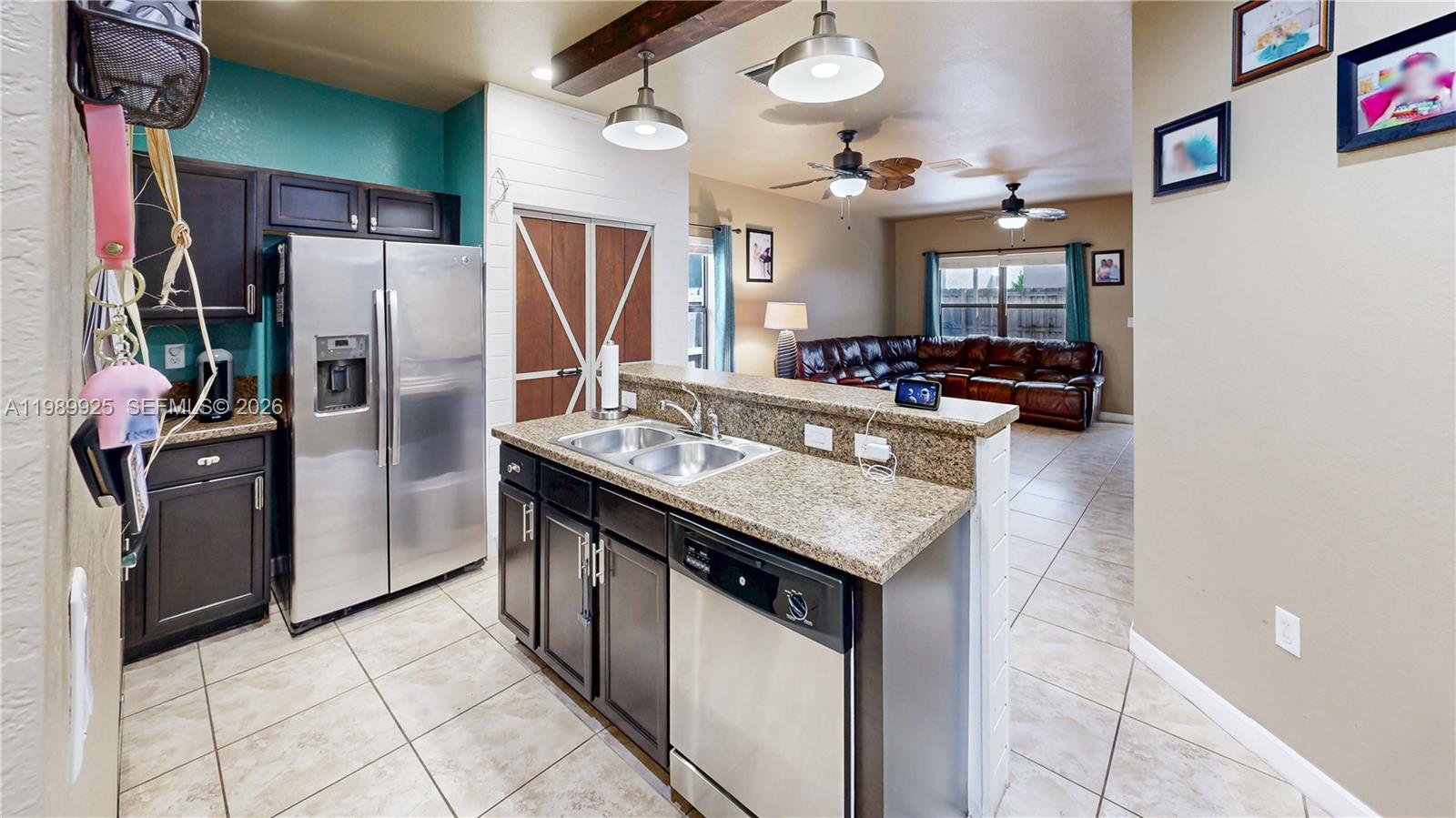 BAYWINDS OF FLORES - Residential