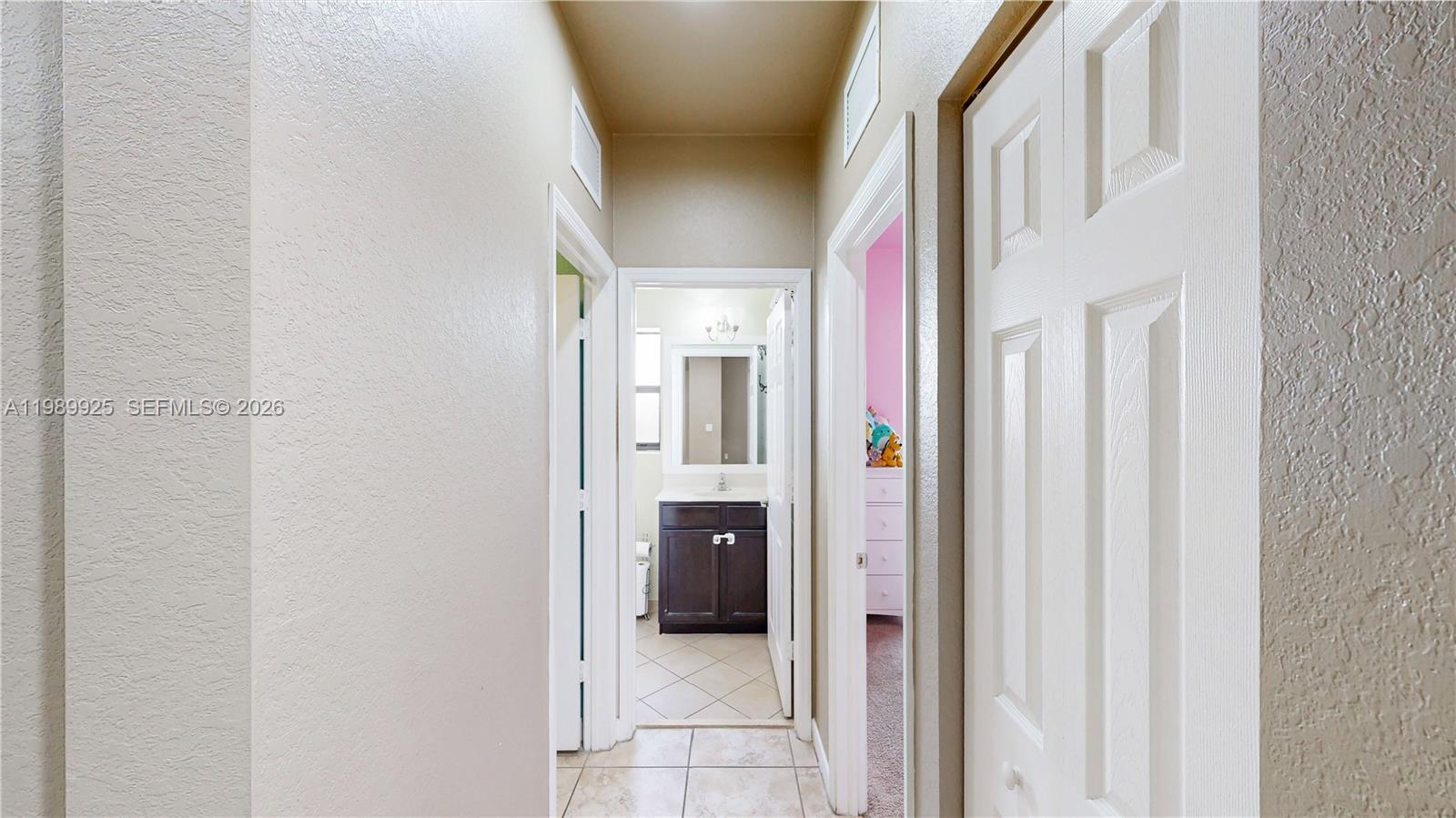 BAYWINDS OF FLORES - Residential