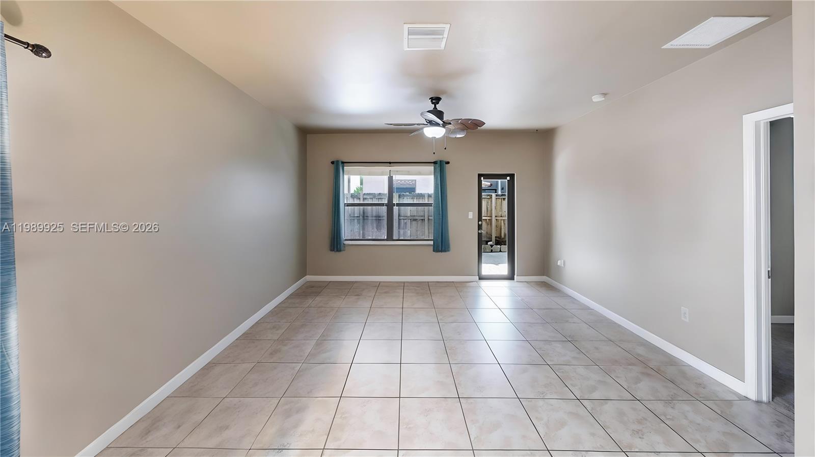 BAYWINDS OF FLORES - Residential