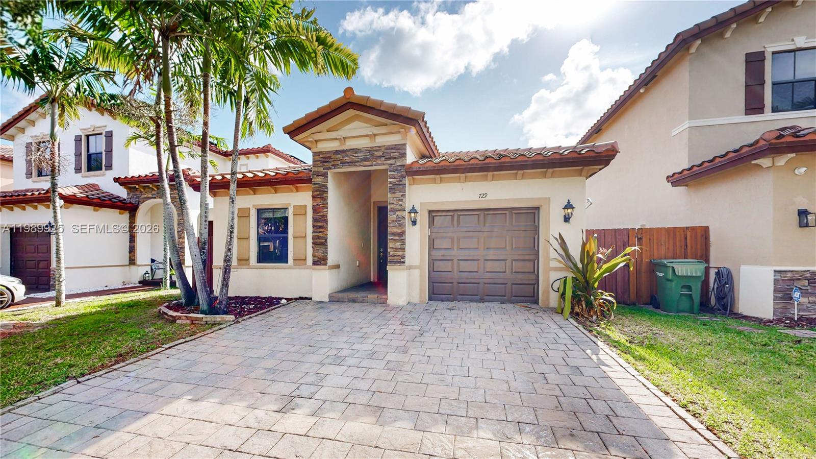 BAYWINDS OF FLORES - Residential