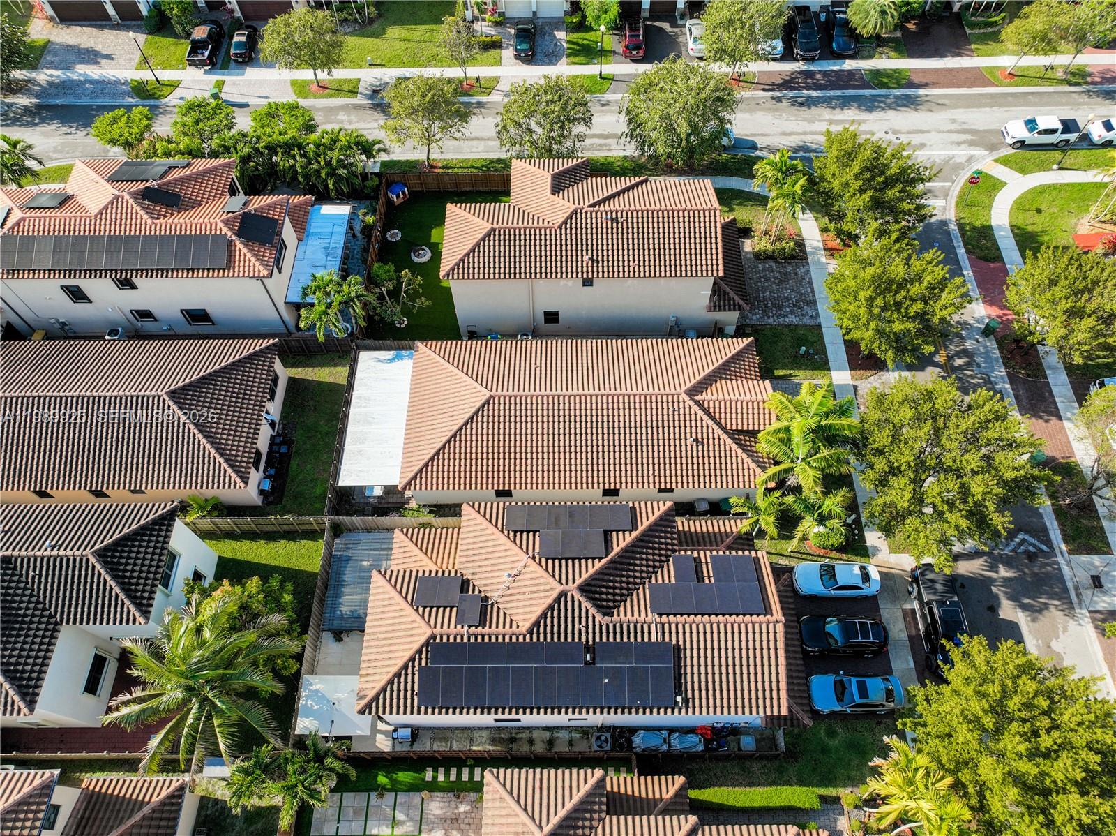 BAYWINDS OF FLORES - Residential