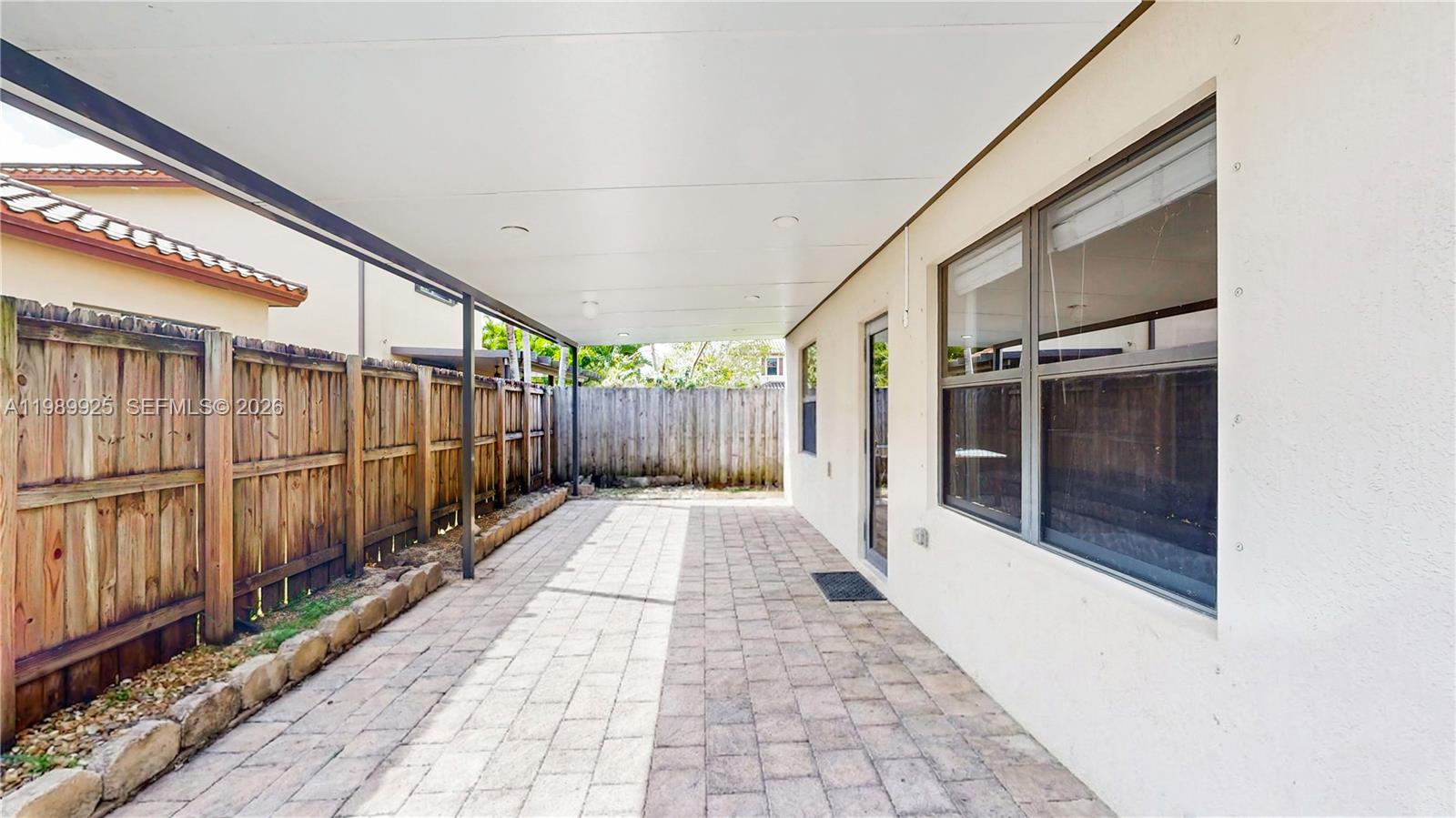 BAYWINDS OF FLORES - Residential