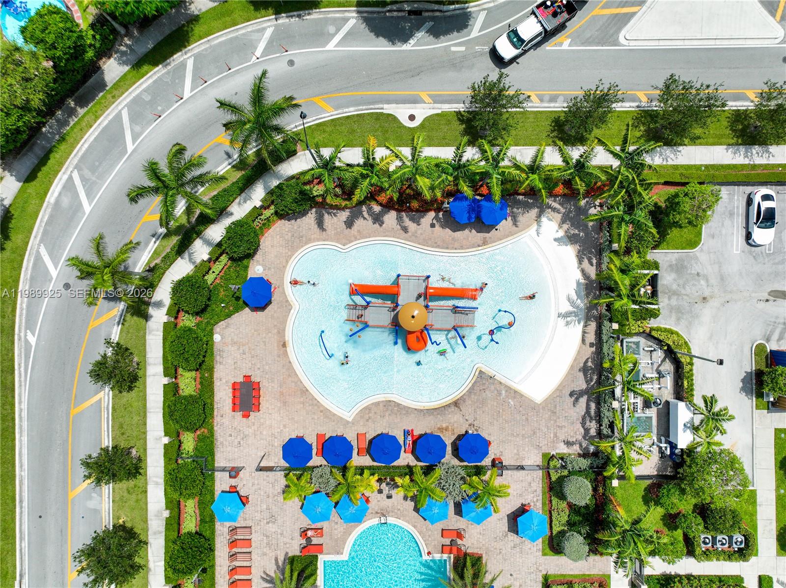 BAYWINDS OF FLORES - Residential