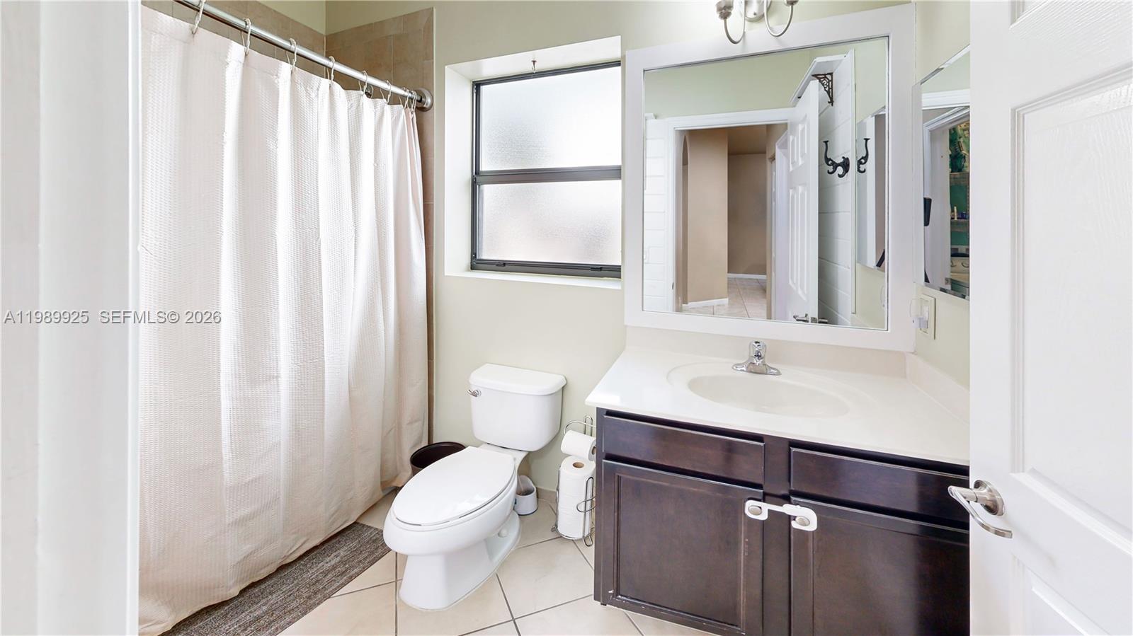 BAYWINDS OF FLORES - Residential