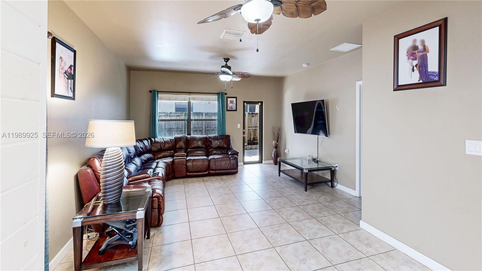 BAYWINDS OF FLORES - Residential