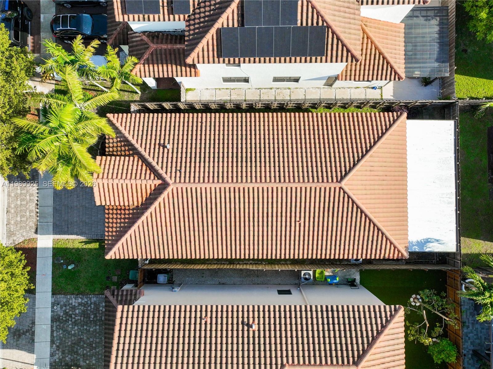 BAYWINDS OF FLORES - Residential