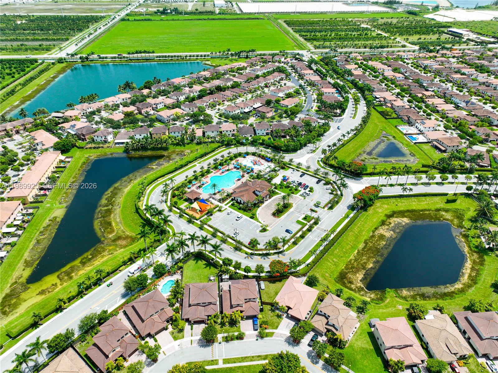 BAYWINDS OF FLORES - Residential