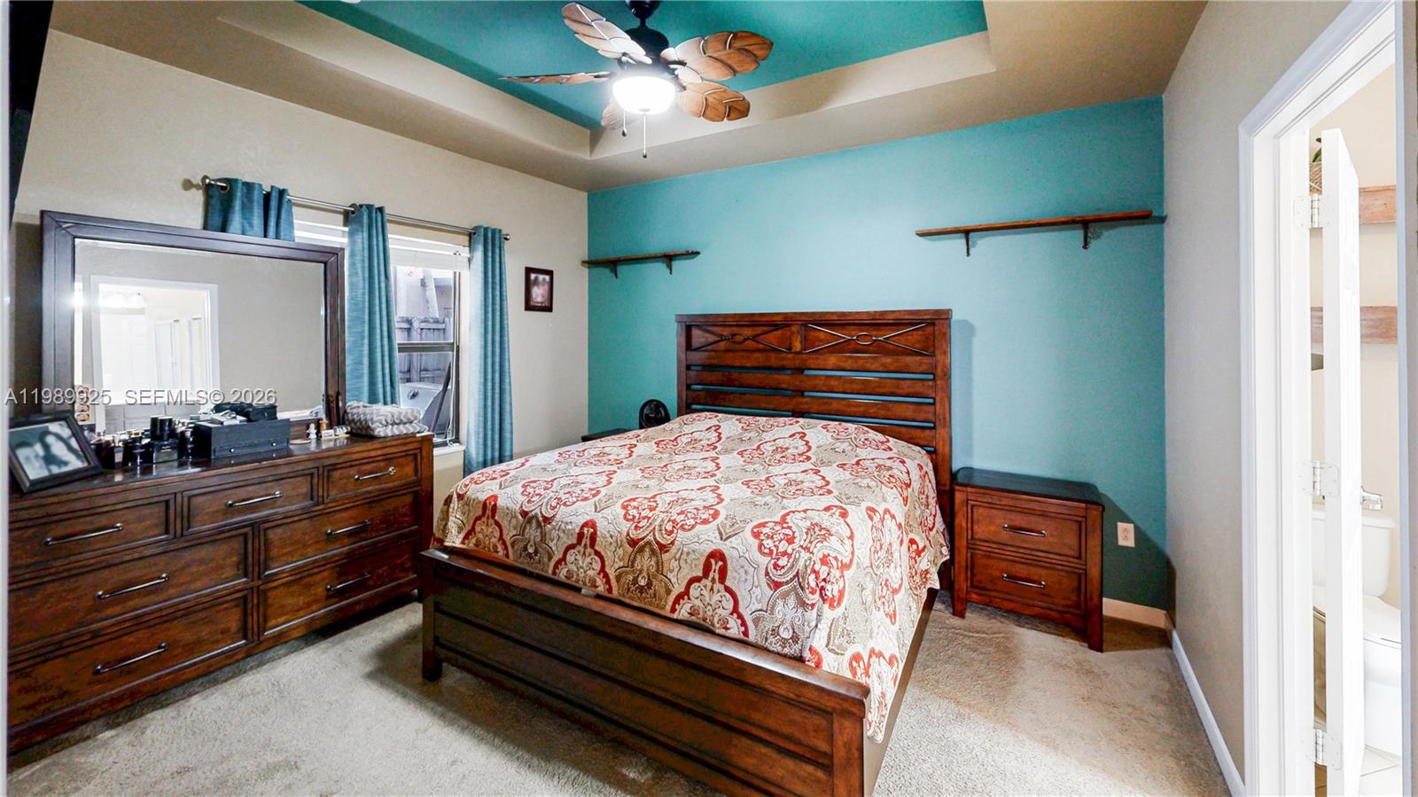 BAYWINDS OF FLORES - Residential