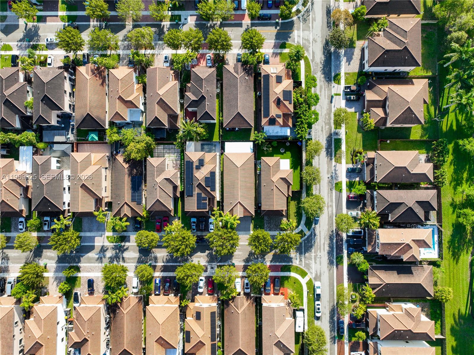 BAYWINDS OF FLORES - Residential