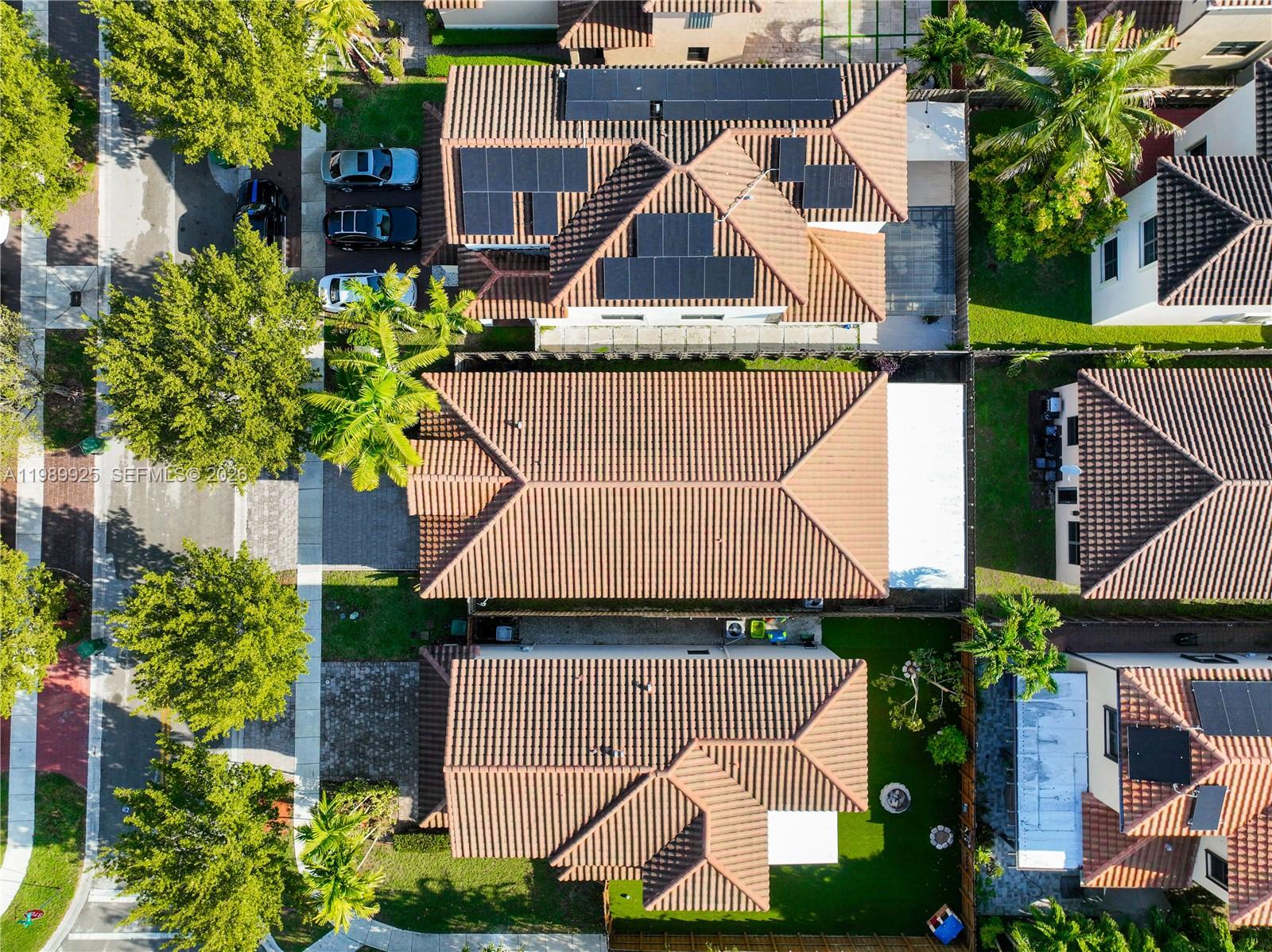 BAYWINDS OF FLORES - Residential