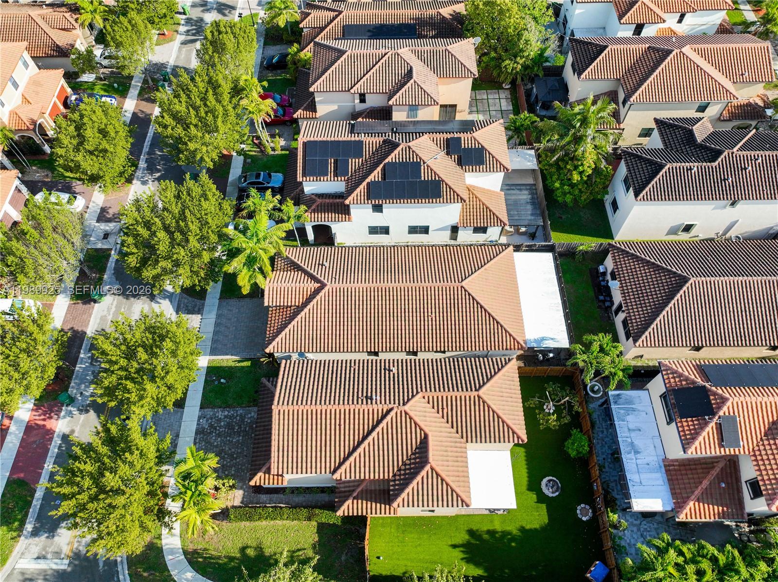 BAYWINDS OF FLORES - Residential