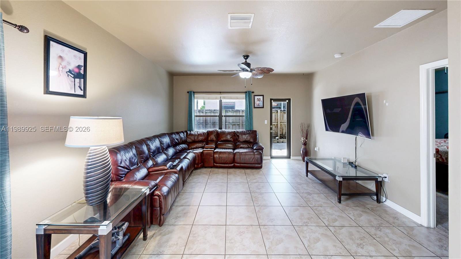 BAYWINDS OF FLORES - Residential