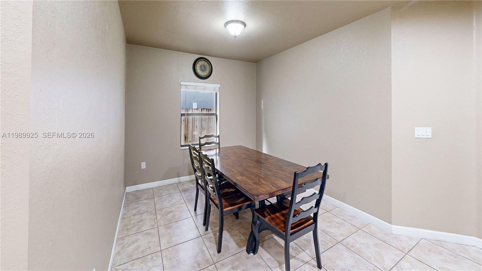 BAYWINDS OF FLORES - Residential