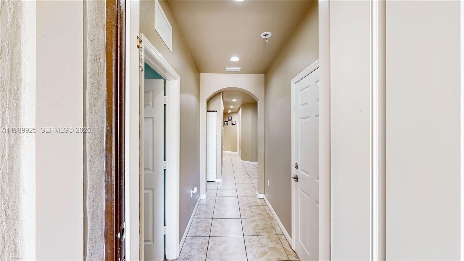 BAYWINDS OF FLORES - Residential