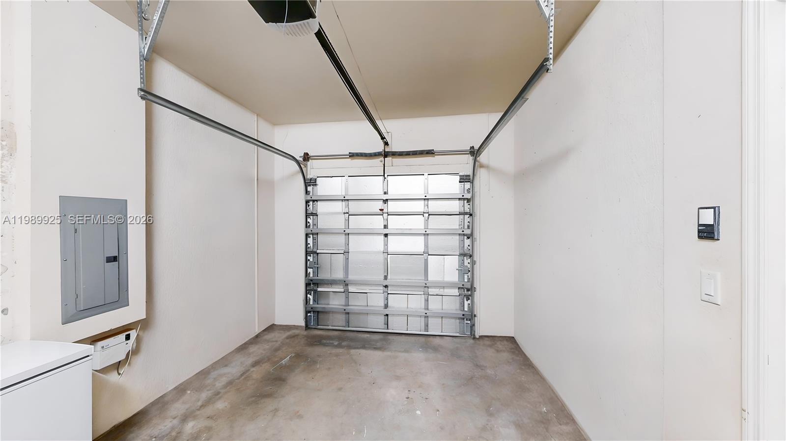 BAYWINDS OF FLORES - Residential