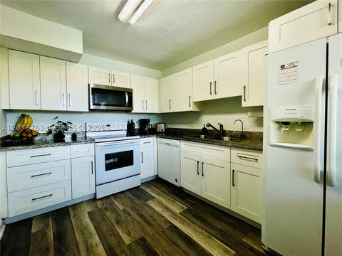 Tiny photo for 307 Lakeview Dr #202, Weston, FL 33326 (MLS # A12073763)