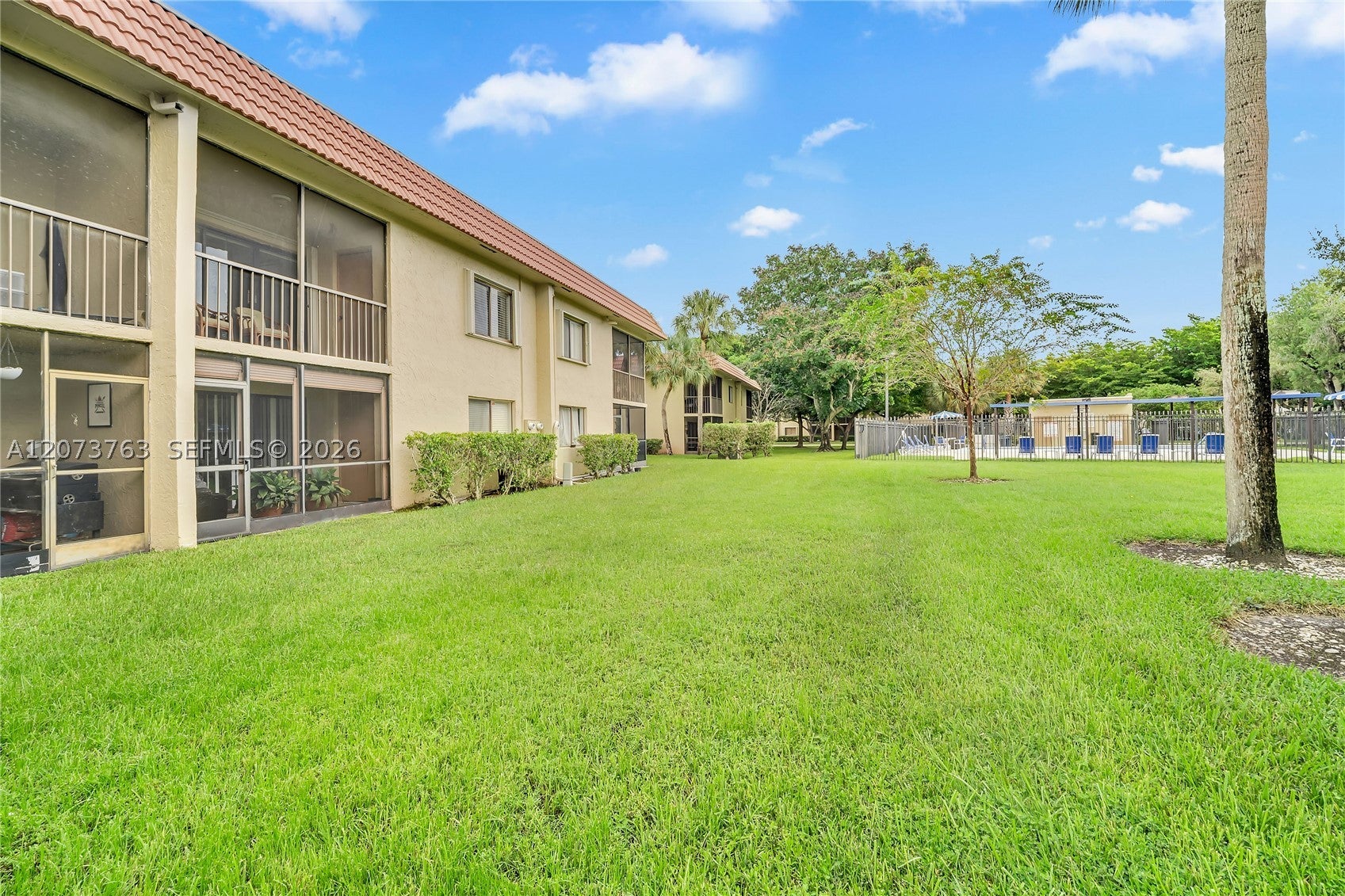 307 Lakeview Dr 202