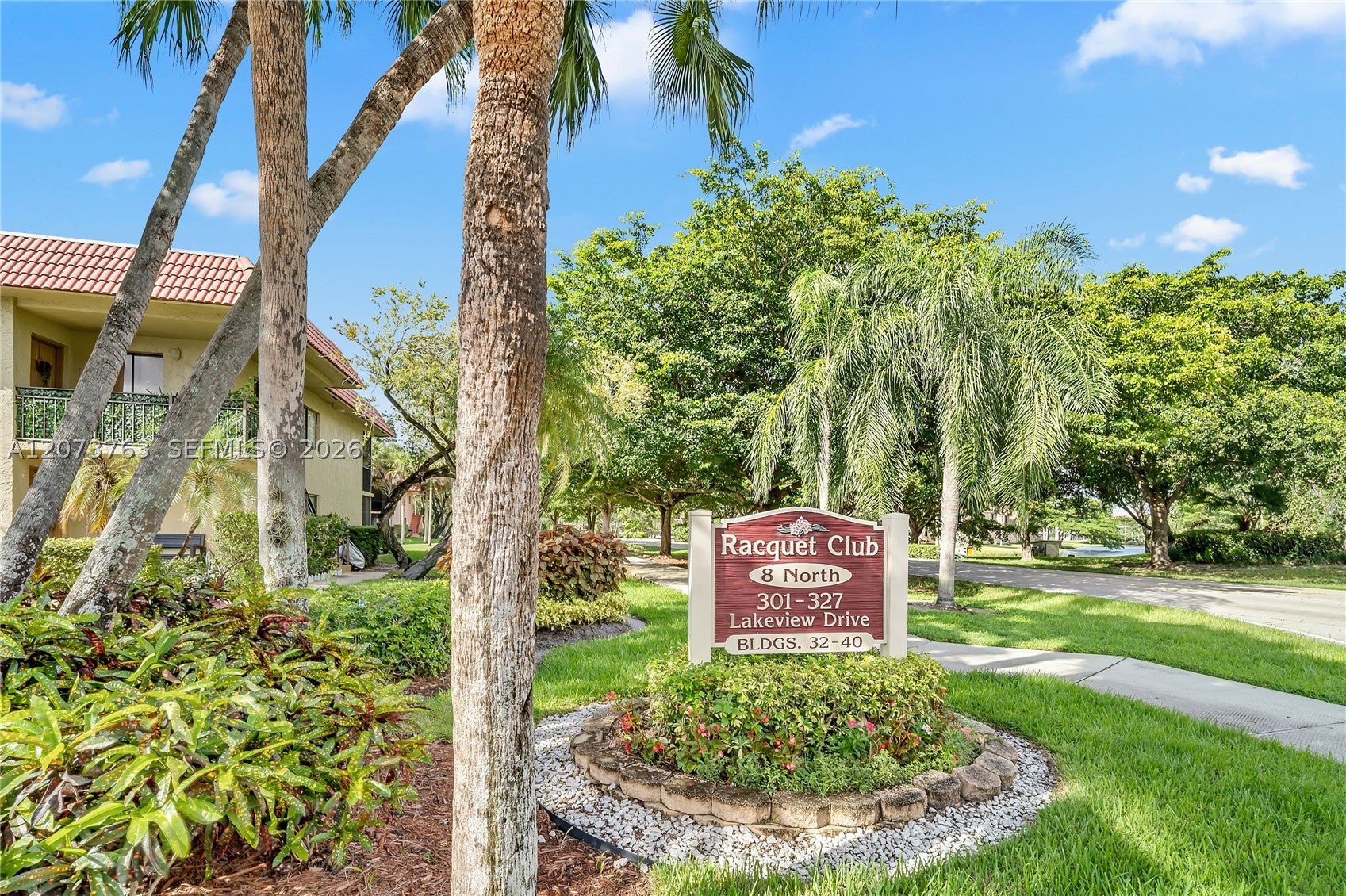 307 Lakeview Dr 202