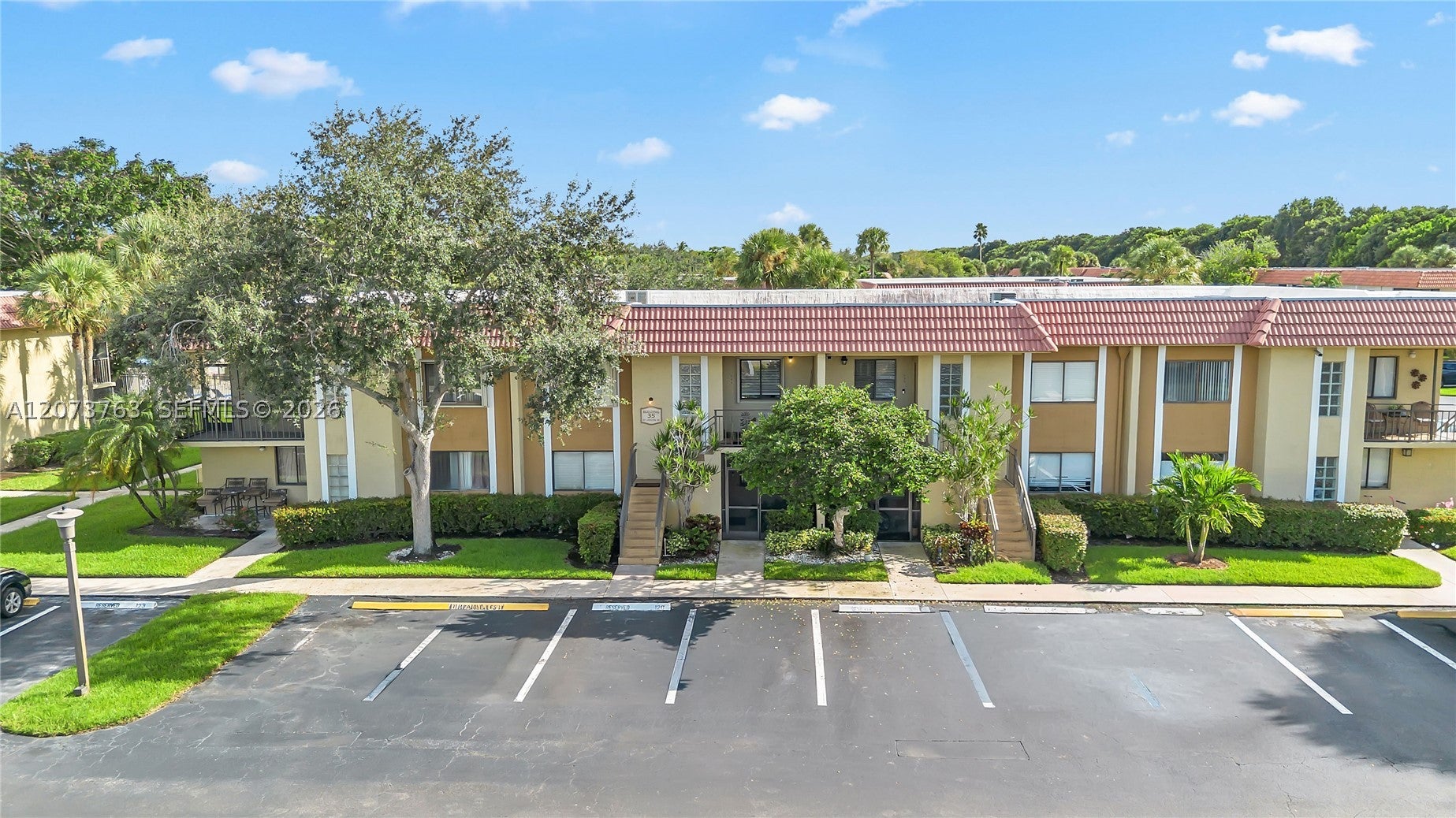 307 Lakeview Dr 202