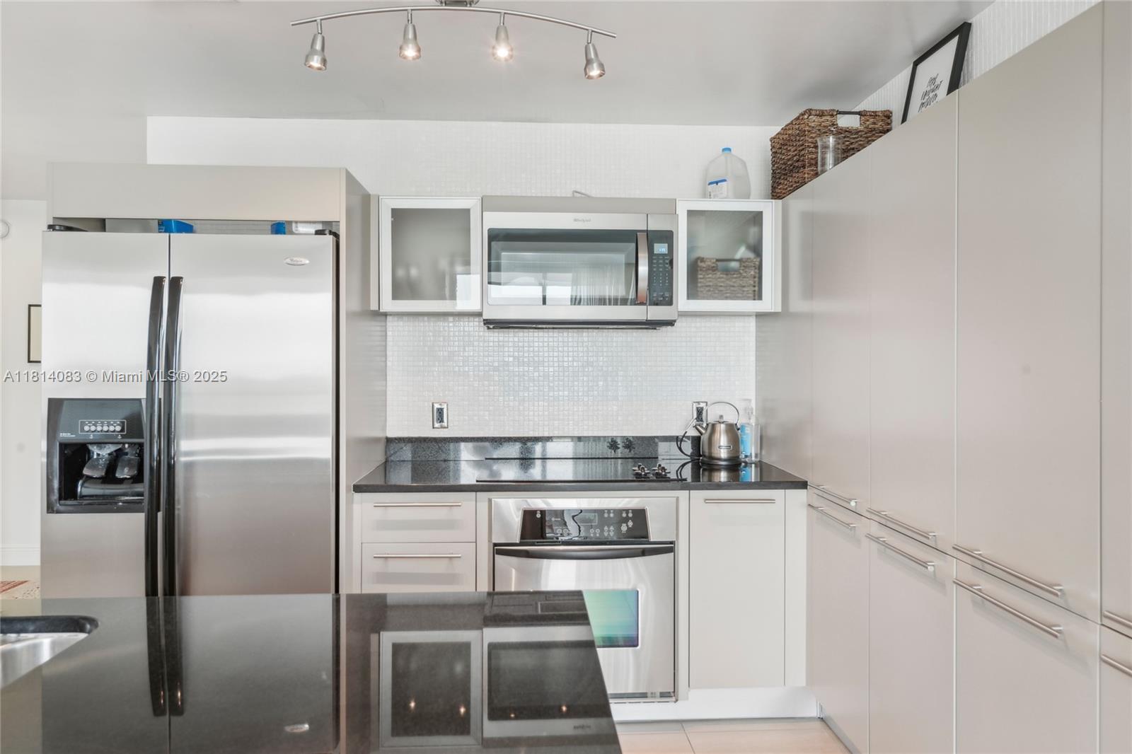 QUANTUM ON THE BAY CONDO - Residential