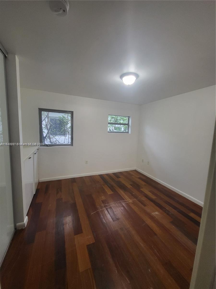 ETRURIA CONDO - Residential