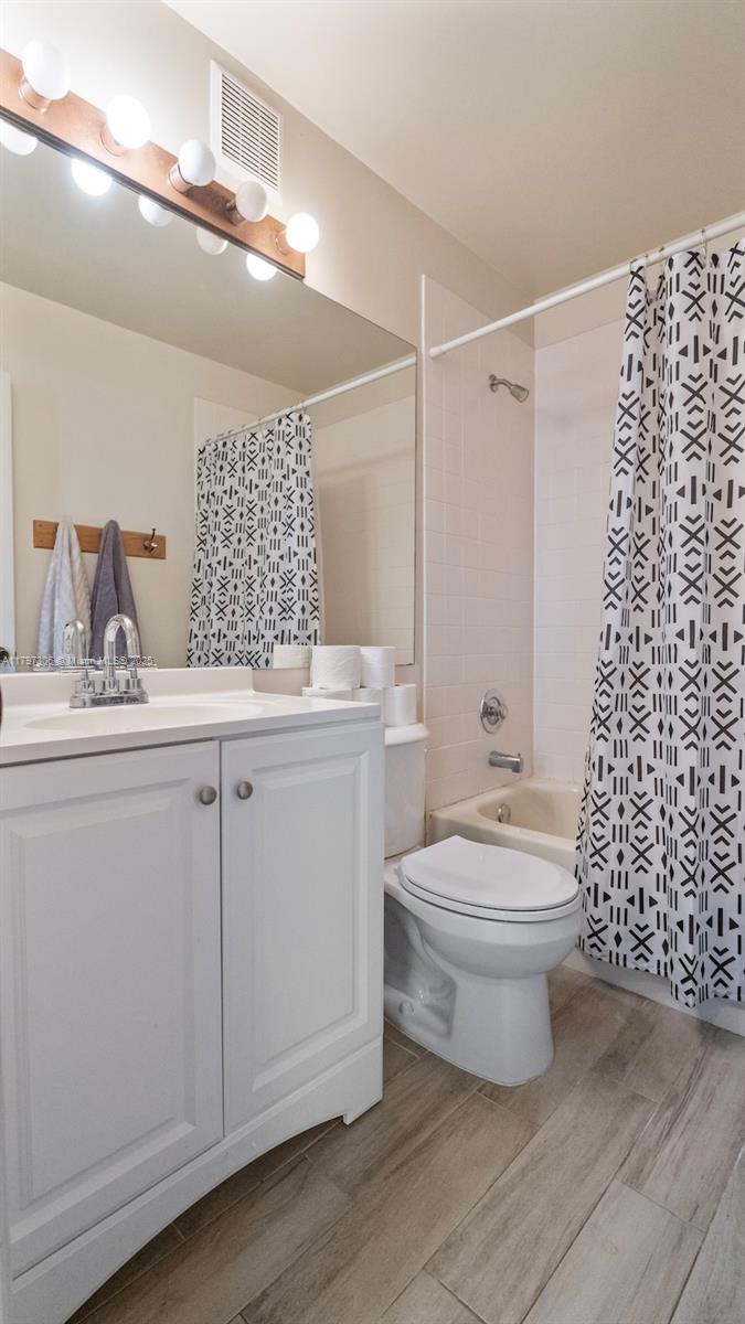 PEMBROKE POINTE - Residential